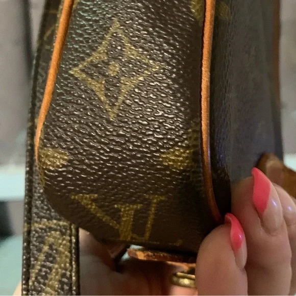 Louis Vuitton vintage Monogram Pochette Marly Bandouliere - Picture 9 of 16